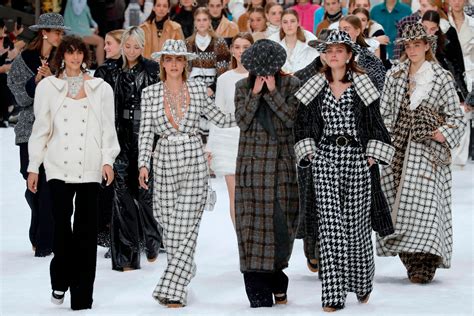 karl lagerfeld runway